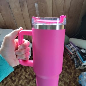 Hot pink Stanley dupe